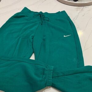 Nike wonensGreen Joggers